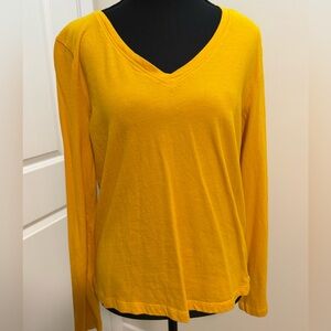 Yellow V-neck basics long-sleeve shirt
